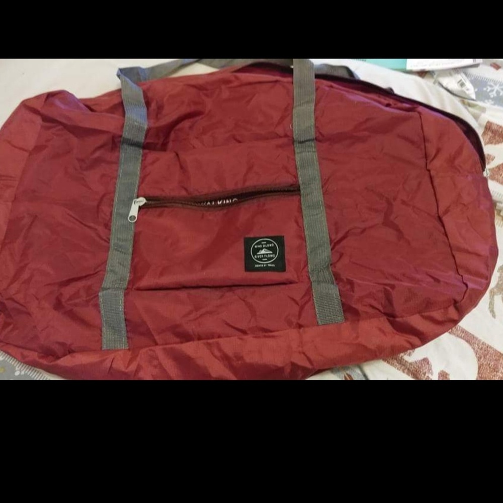 Burgundy travel weekend duffel hockey gym carryon hospital bag - Picture 3 of 5